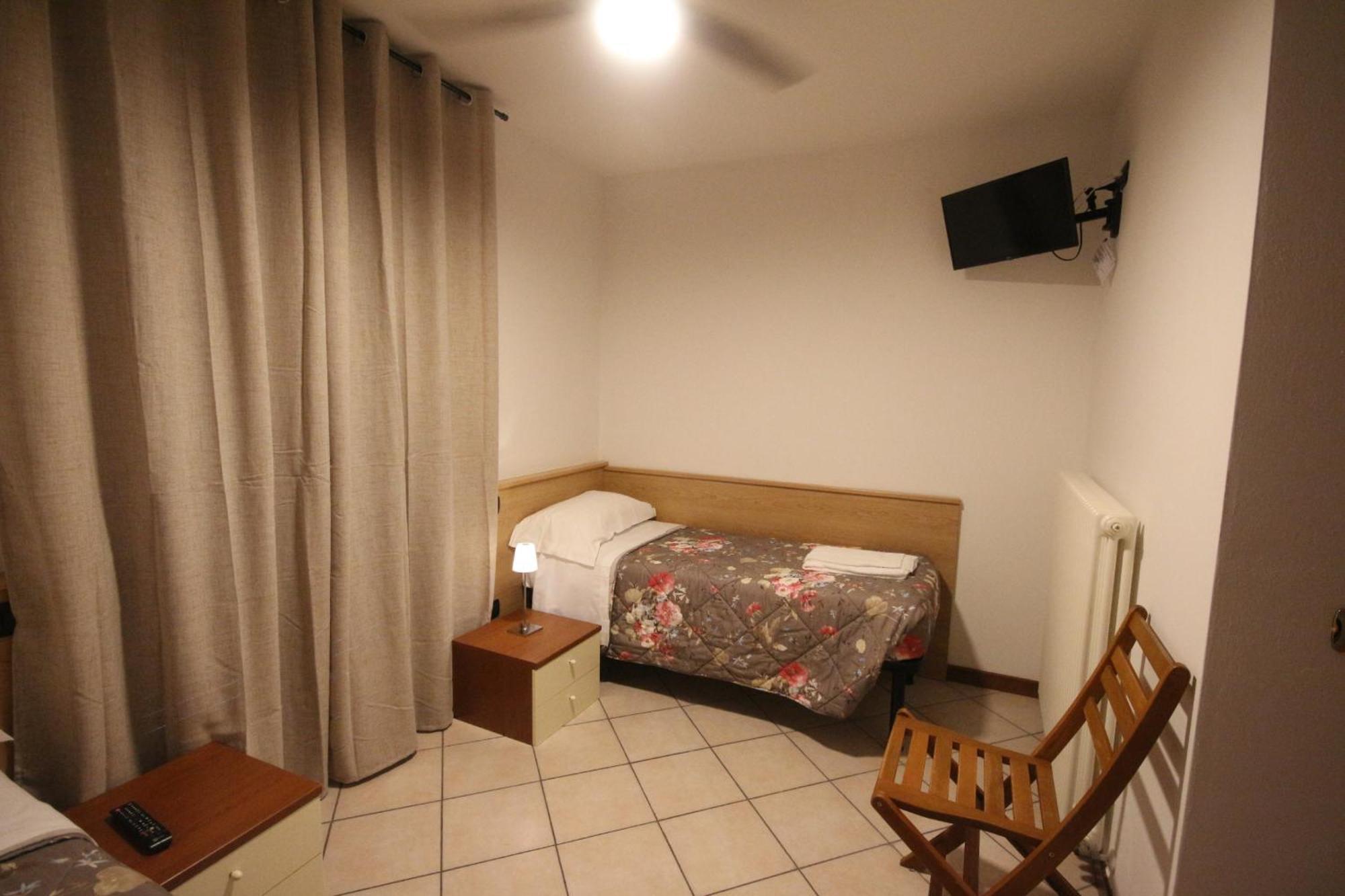 B&B Casa Wanda Since 1999 Riva del Garda Værelse billede