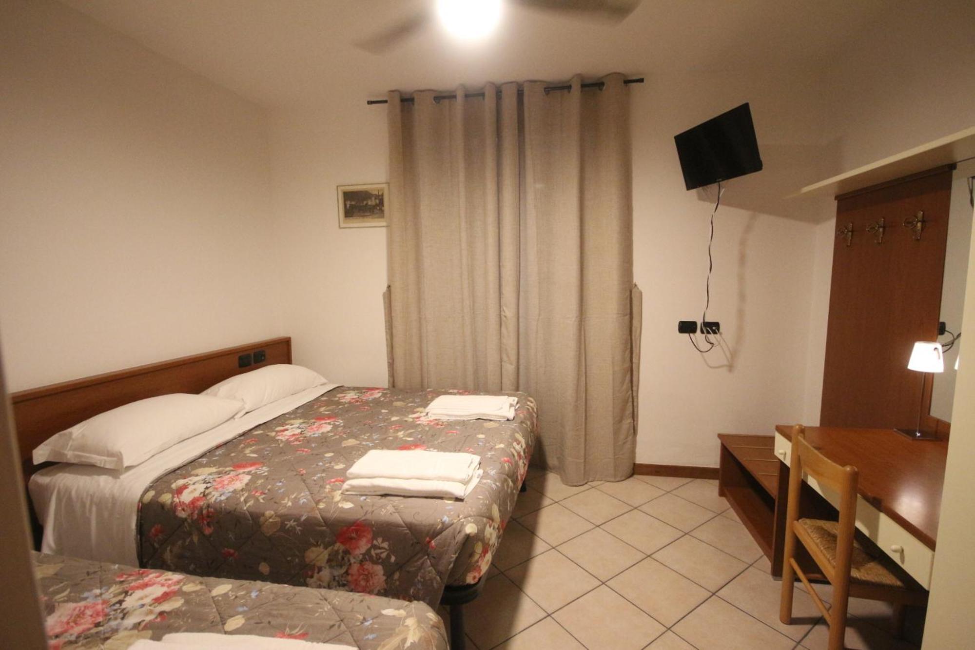 B&B Casa Wanda Since 1999 Riva del Garda Værelse billede